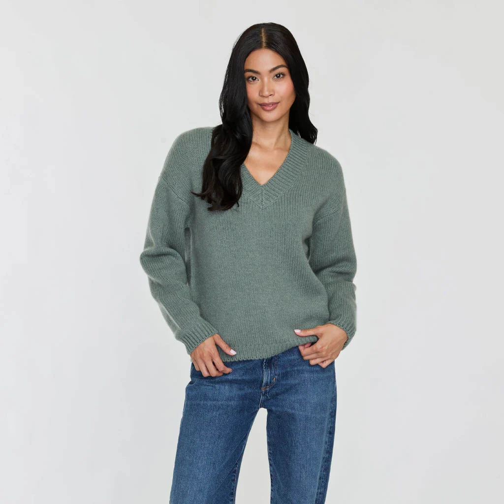 LUXE V NECK