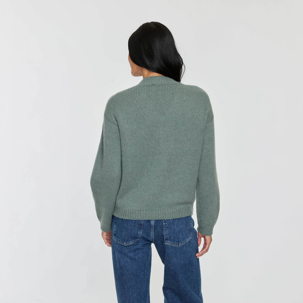 LUXE V NECK - Image 2