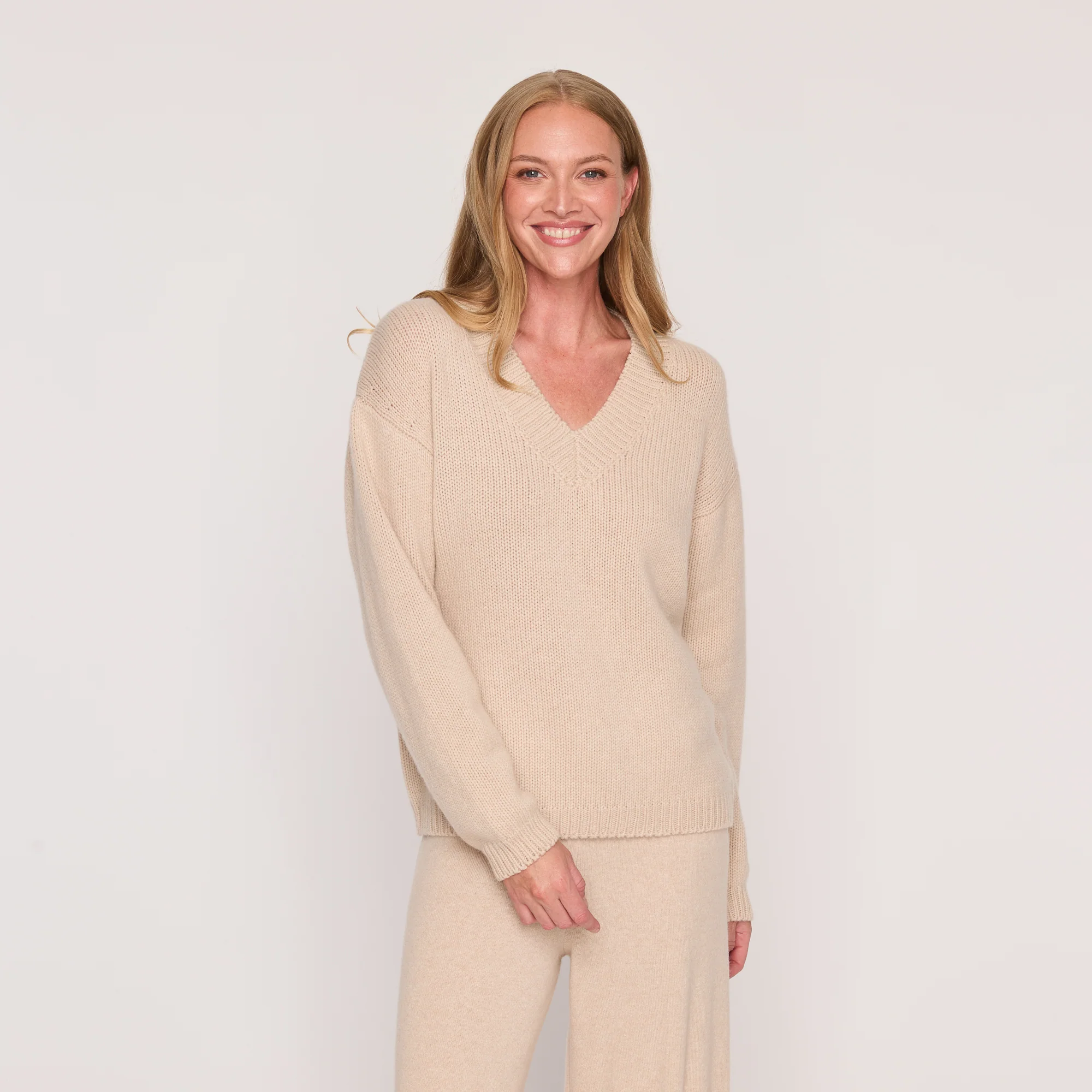 LUXE V NECK - Image 5